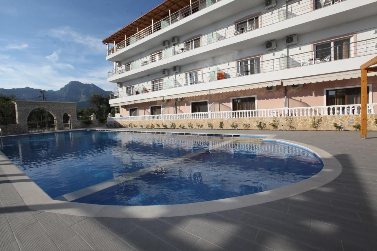 Hotel Riviera Борш Экстерьер фото